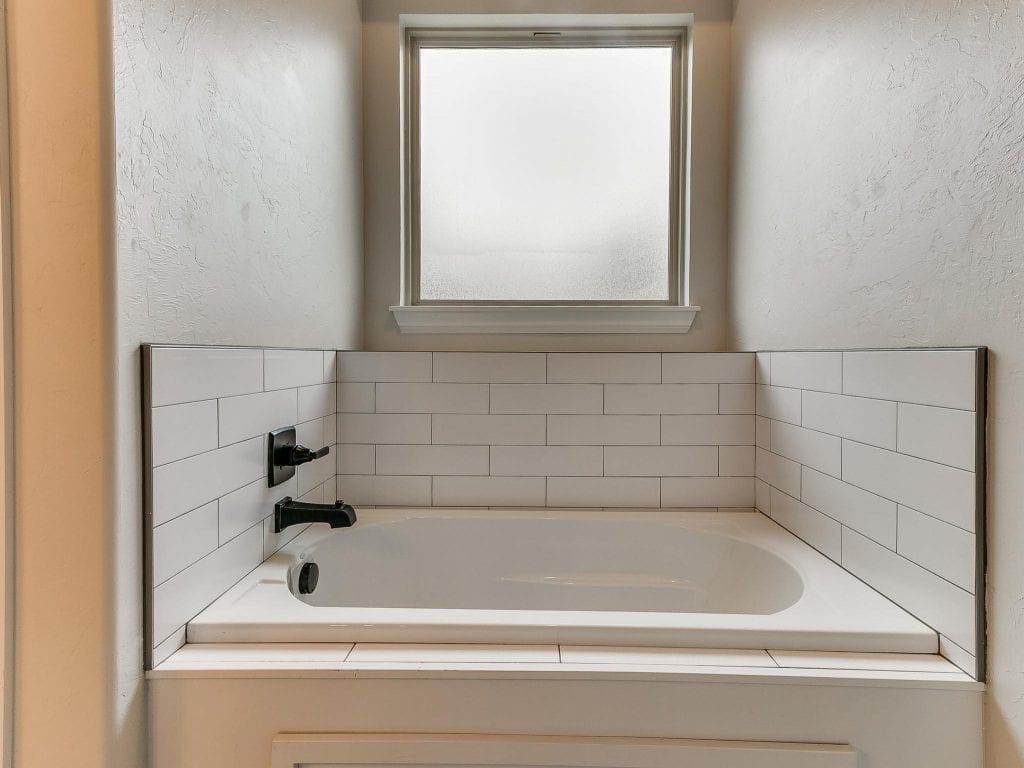 10709 Quail Reserve Home Bathtub