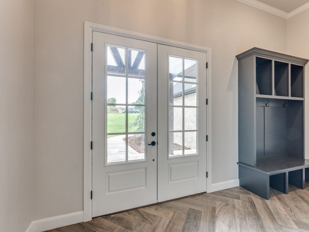 22960 Cooper Circle room