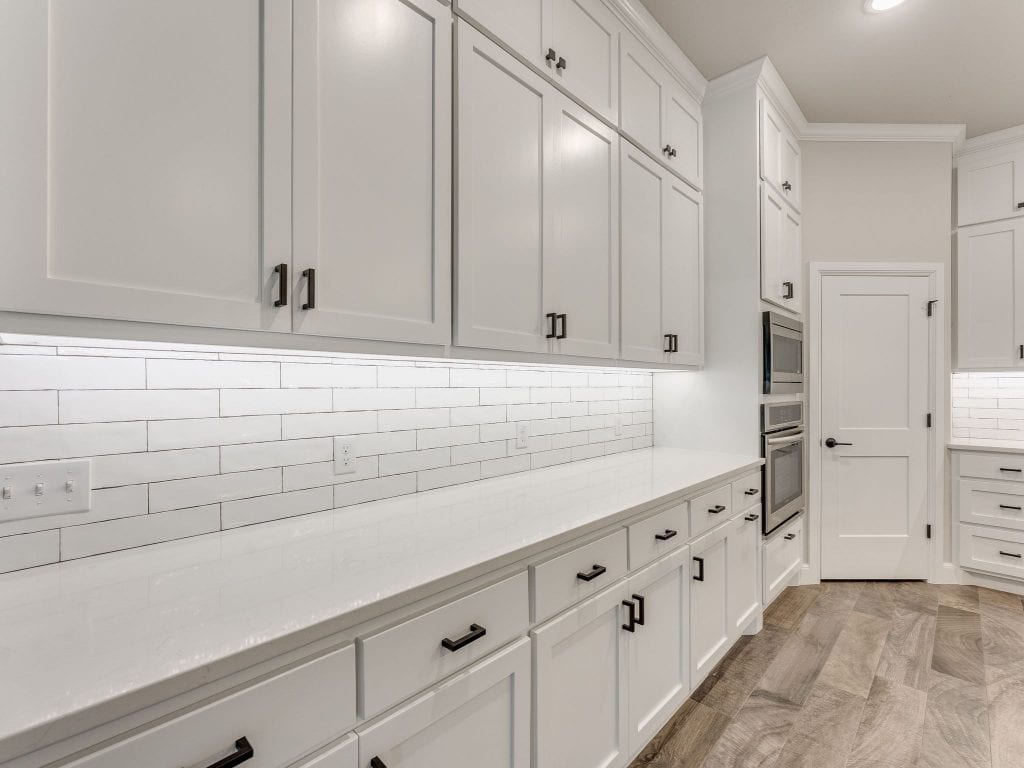 22960 Cooper Circle kitchen