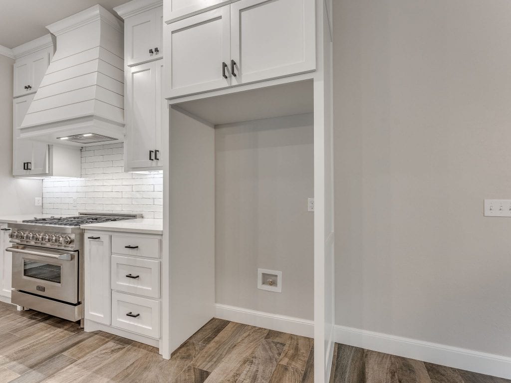 22960 Cooper Circle kitchen