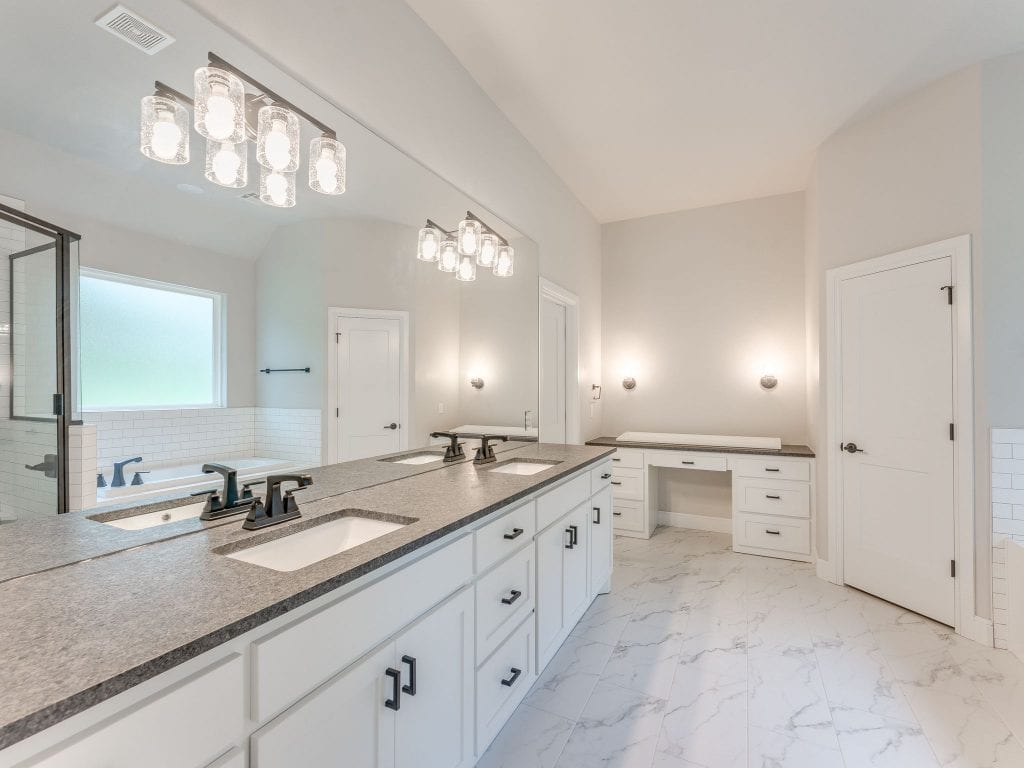 22960 Cooper Circle bathroom