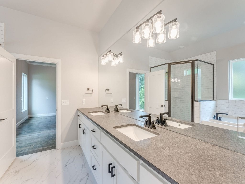 22960 Cooper Circle bathroom