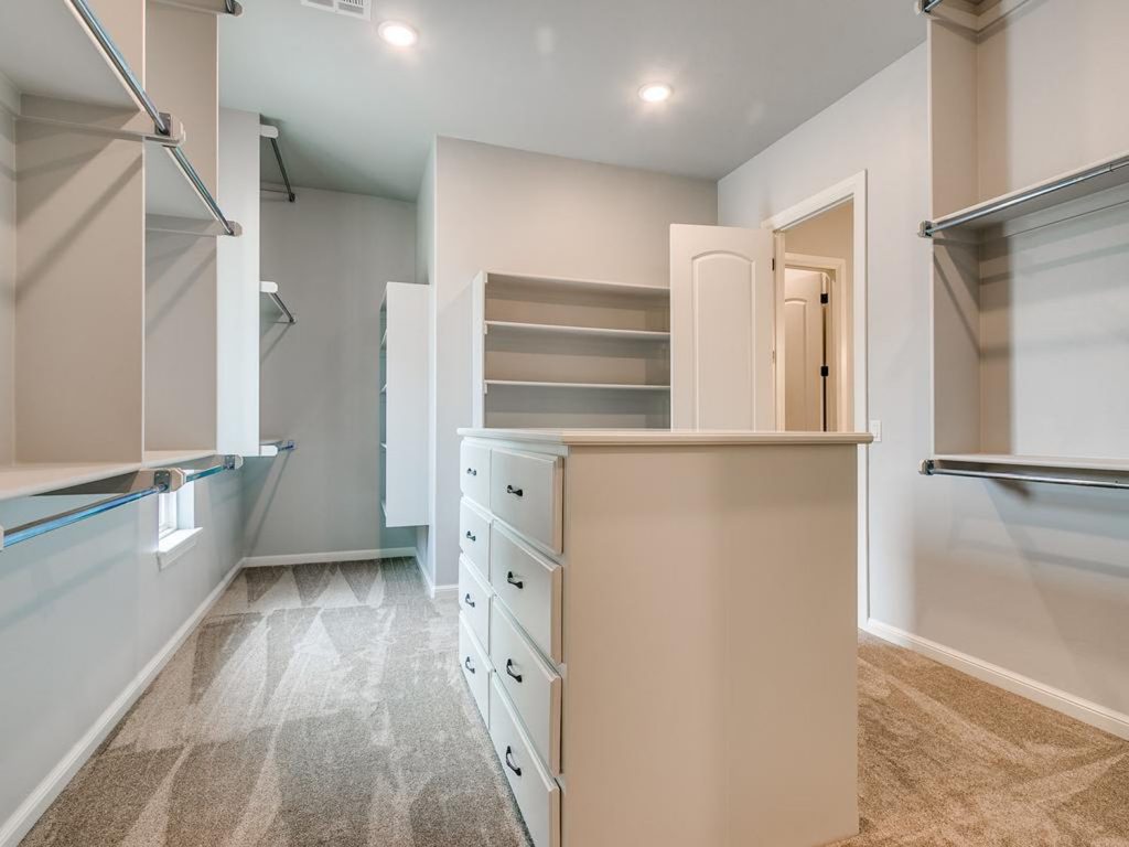 Walk-in Closet