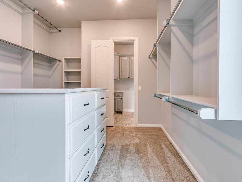 Walk-in Closet