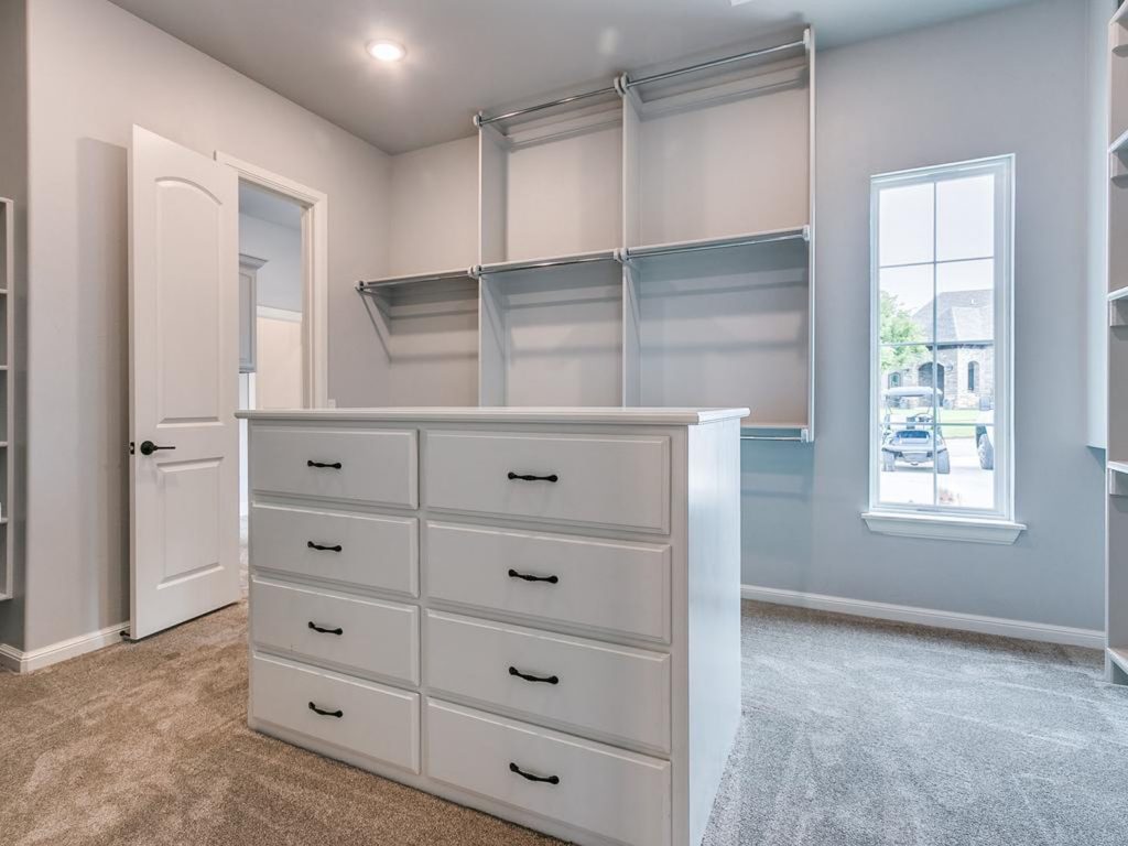 Walk-in Closet