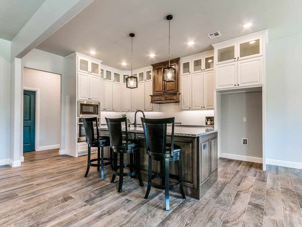 view of kitchen with island/breakfast bar