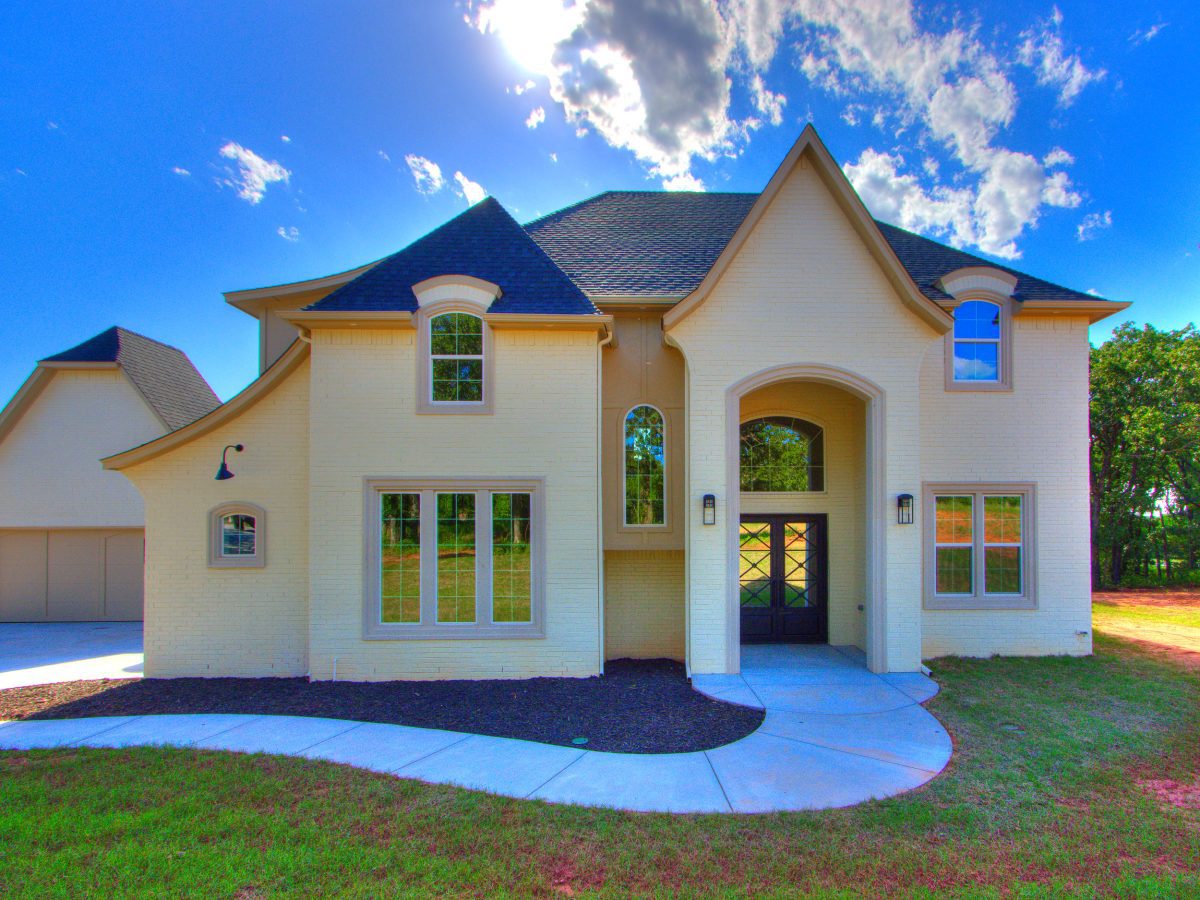 Picture of new home built from the front