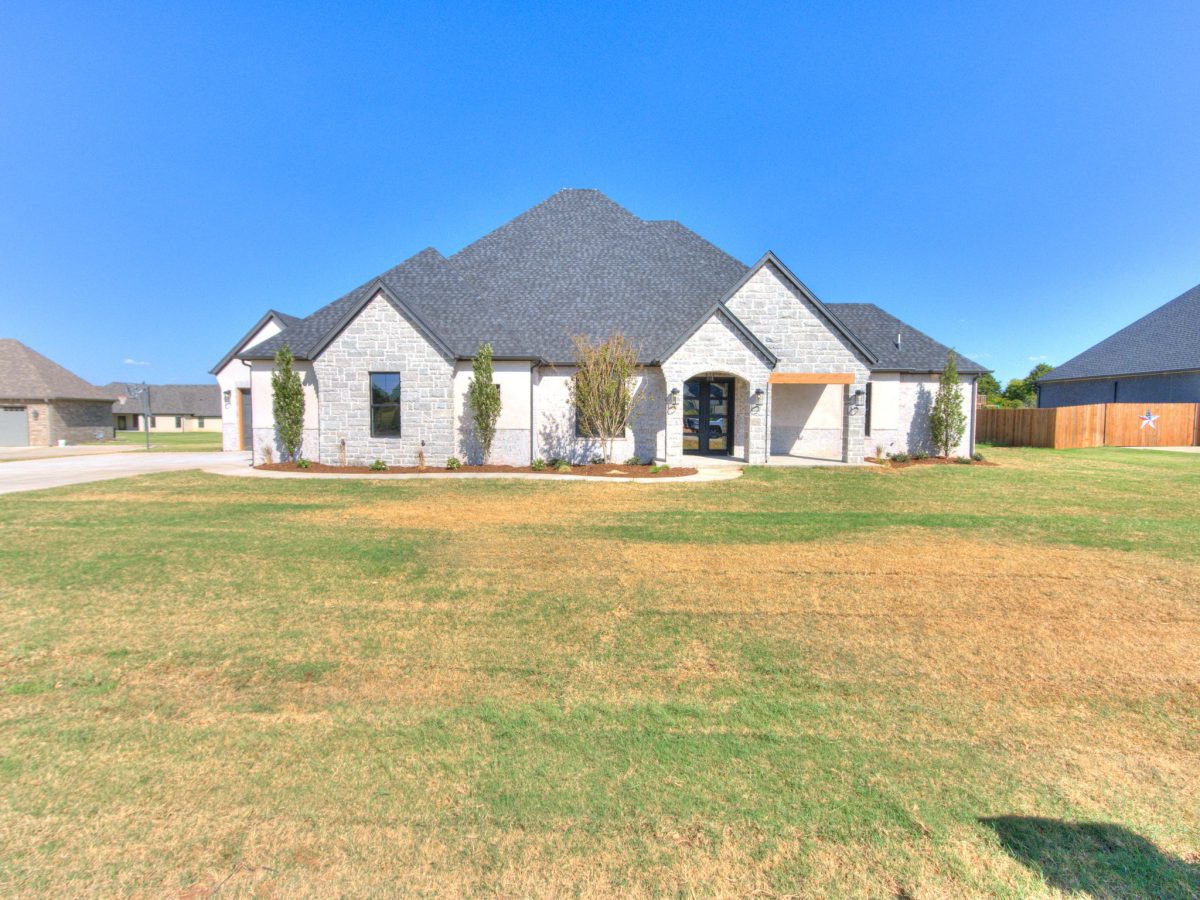 Front photo of the home located at 948 Dorsi Circle in Newcastle.